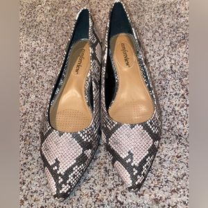 COMFORTVIEW The Olive Flat snakeskin shoes size 7W NWOB